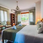 Damar Villa *